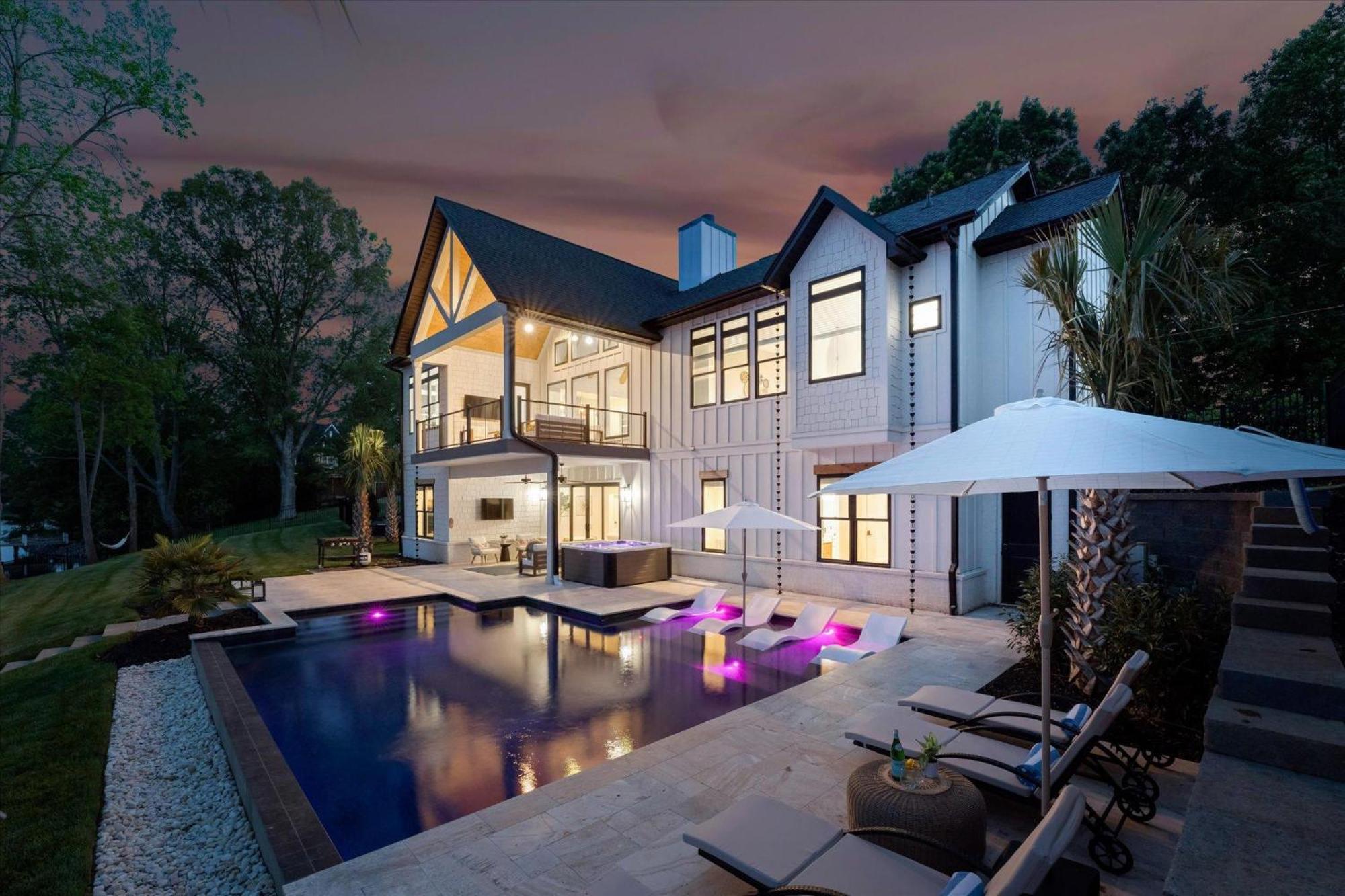 Hogan Crest Villa Mooresville Exterior photo