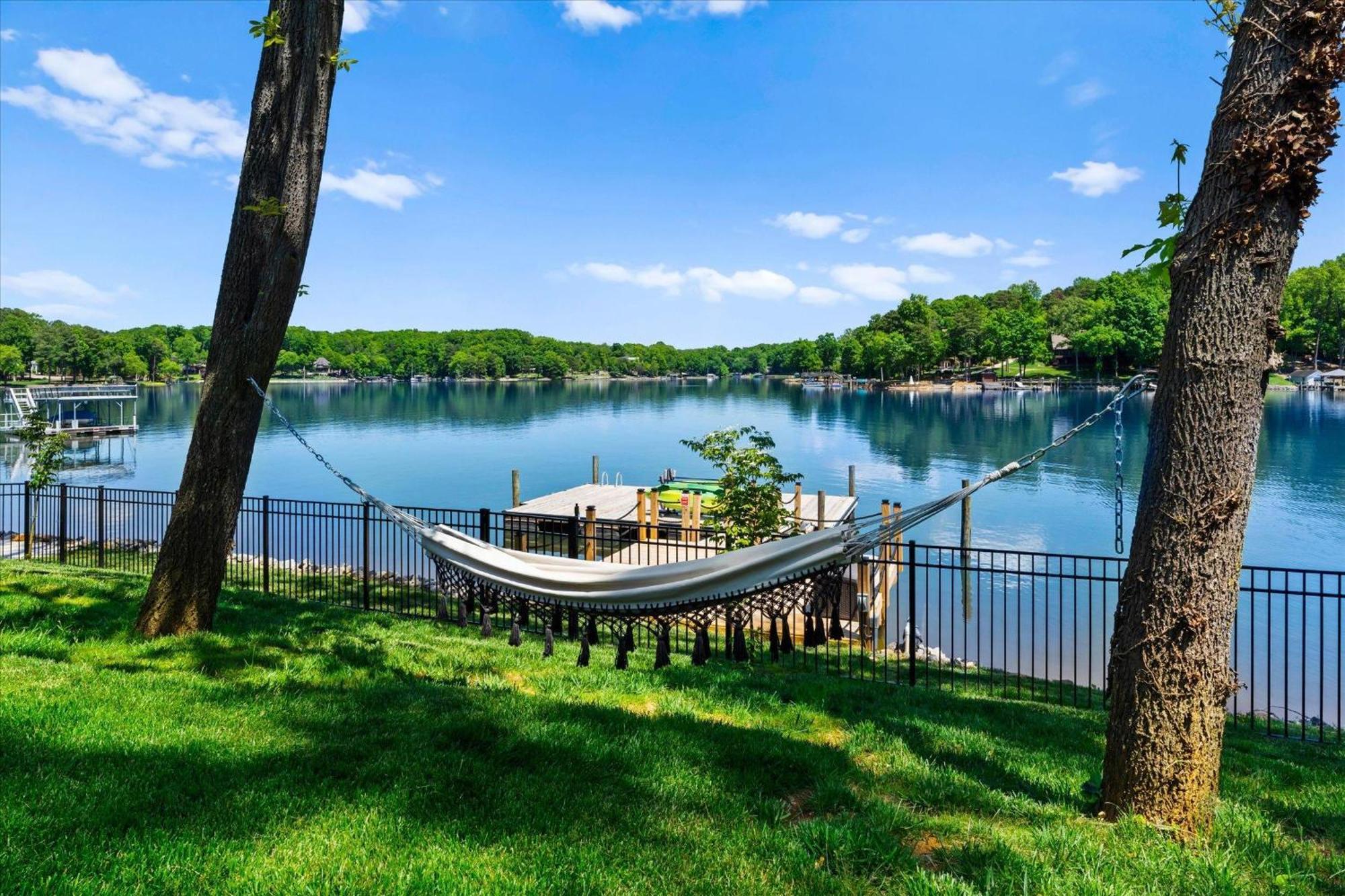 Hogan Crest Villa Mooresville Exterior photo