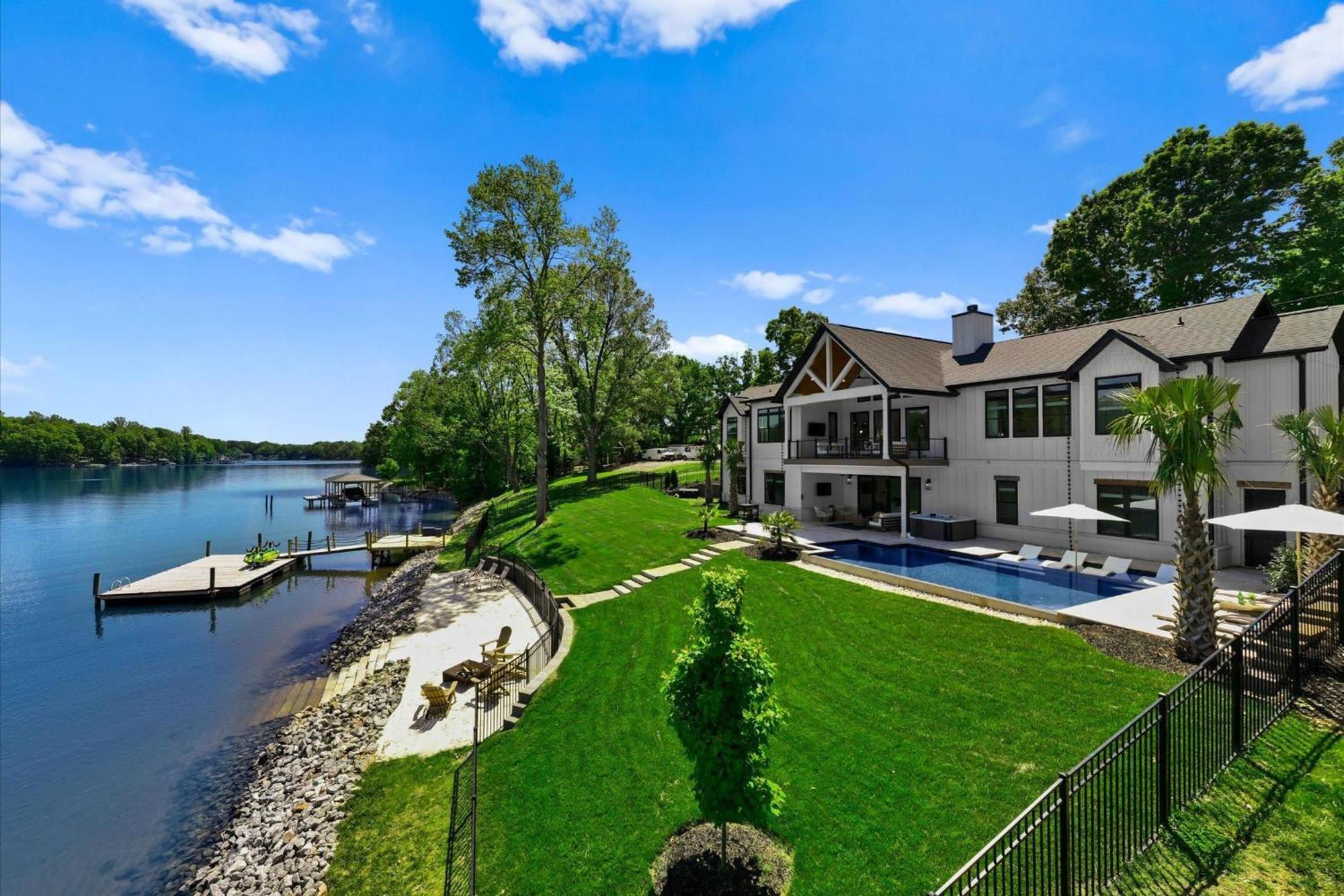 Hogan Crest Villa Mooresville Exterior photo